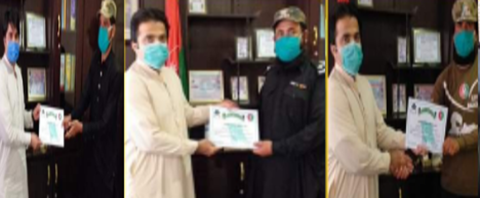 چاغی،  بہترین کارکردگی پر  لیویز کمانڈر و دیگر نوجوانوں میں تعریفی اسناد اور نقد انعامات تقسیم