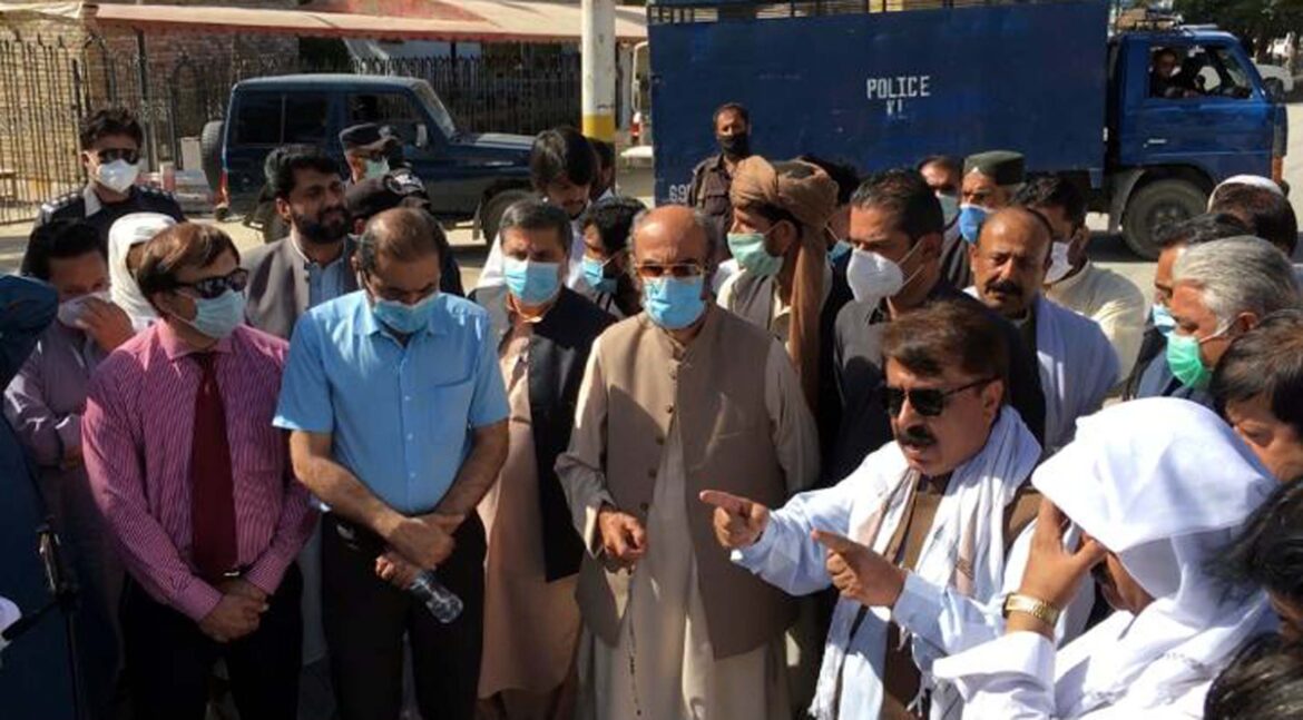 تحریک بحالی بولان میڈیکل کالج کے زیراہتمام بلوچستان اسمبلی کے باہر احتجاجی دھرنا