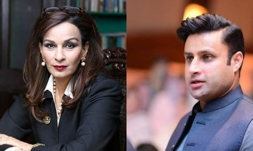 زلفی بخاری اور شیری رحمٰن کے درمیان ٹوئٹر پر لفظی جنگ