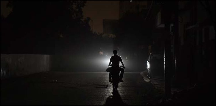 دالبندین ،  قیامت خیز گرمی میں بجلی کی آنکھ مچولی، صارفین  کرب میں مبتلا