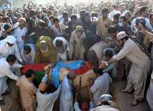نواب خیر بخش مری مرحوم کی قبر و دیگر قبروں کو مسمار کرکے وہاں قبرستان بنانے کا پلان قبول نہیں ‘ مری قبائل