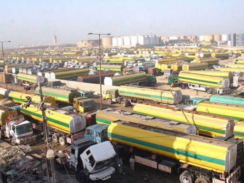 آئل ٹینکرز کی ملک گیر ہڑتال، تیل کی قلت کا خدشہ