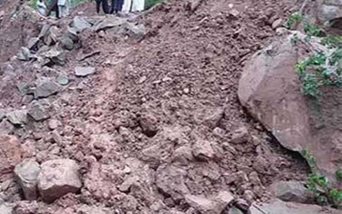 ڈیرہ بگٹی ‘ مٹی کا تودہ گرنے سے خاتون جاں بحق دوسری زخمی