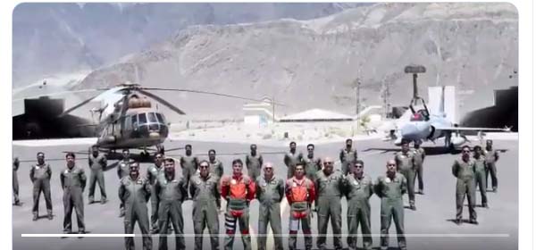 ہم دشمن کی جانب سے اسلحہ اور فوجی سازو سامان کے حصول کی دوڑ سے غافل نہیں ،ایئر چیف