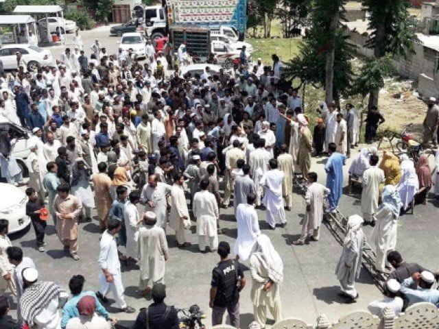 دیرلوئر میں نماز جنازہ کے دوران فائرنگ سے 10 افراد جاں بحق
