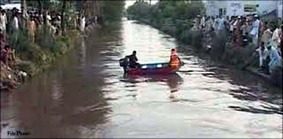 سرگودھا:شوہر سے جھگڑے کے بعد خاتون نے 11 ماہ کا شیر خوار بیٹا نہر میں پھینک دیا