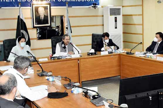 اسکول کھولنے کا حتمی فیصلہ7 ستمبر کو کریں گے، شفقت محمود