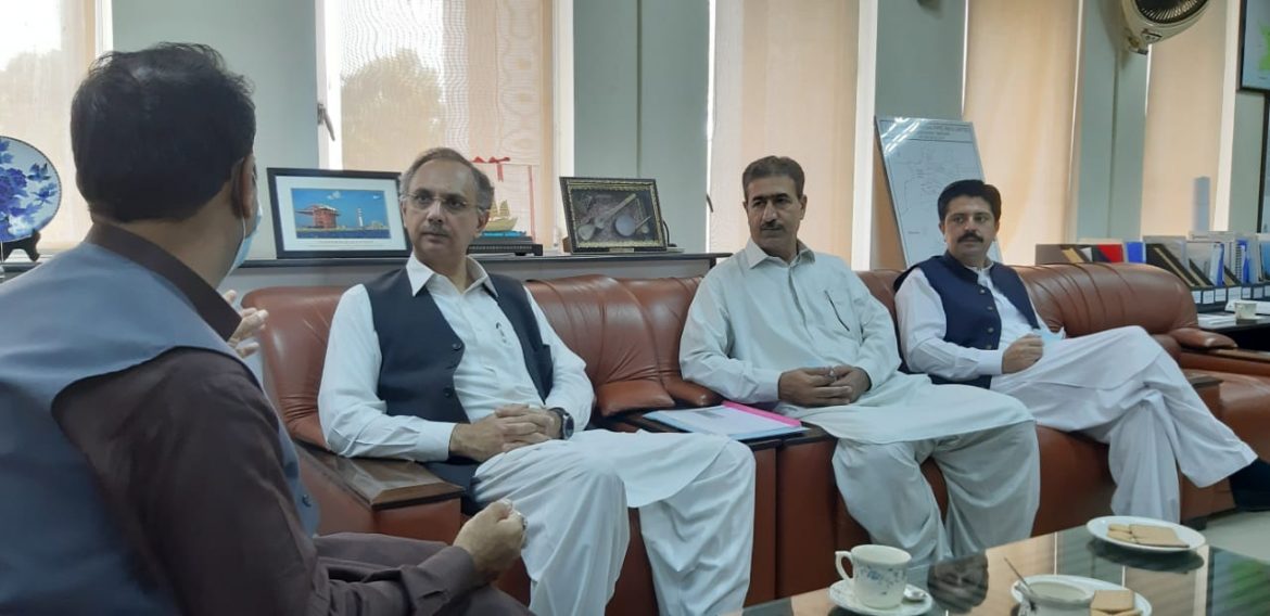 بجلی کے کھمبوں گرڈ اسٹیشن پر فوری کام کا آغاز کیا جائے ، بی این پی ،  جلد  منظور ہونے والے منصوبوں پر کام شروع ہوگا ، عمر ایوب