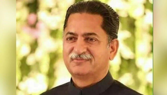 نیب عمران خان چلا رہے ہیں: جاوید لطیف