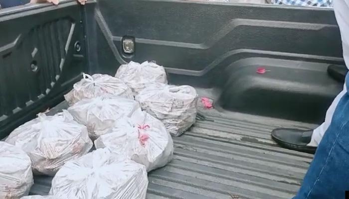 مریم نواز کی نیب میں پیشی، لیگی کارکنان اور پولیس گتھم گتھا، پولیس کی شیلنگ