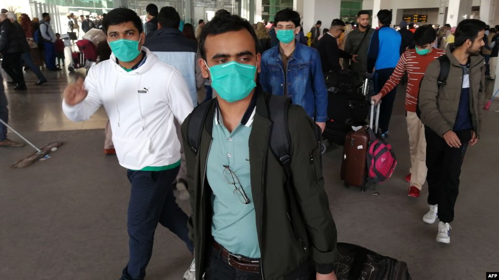 بیرونِ ملک سے پاکستان آنے والے بے روزگار افراد واپس جا سکیں گے؟