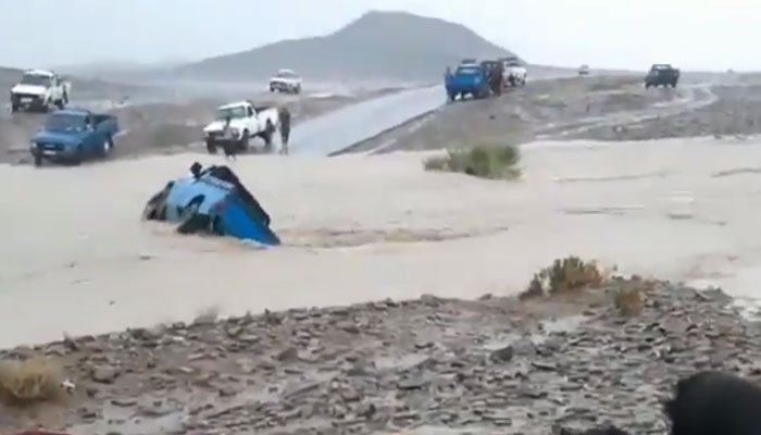 بلوچستان میں طوفانی بارشیں، املاک اور رابطہ پل بہہ گئے، حادثات میں 9 افراد جاں بحق