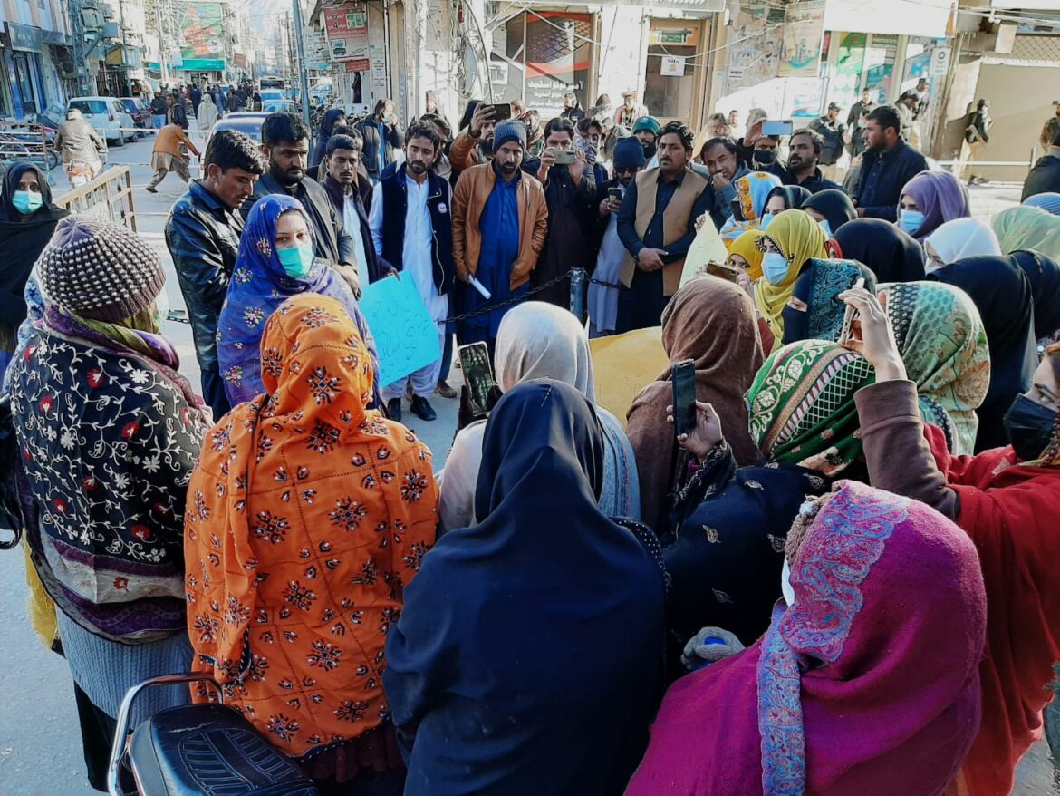 حکومت گلوبل پارٹنر پراجیکٹ کے تحت کنٹریکٹ پر تعینات اساتذہ سے بامقصد مذاکرات ، خضدار لیویز کی آسامیوں پر تعیناتیوں میں بے ضابطگیوں کا نوٹس لے ، شکیلہ نوید دہوار