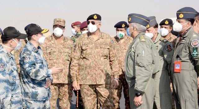 آرمی چیف کا پاک چین مشترکہ فضائی مشق ’شاہین 9’ کا مشاہدہ