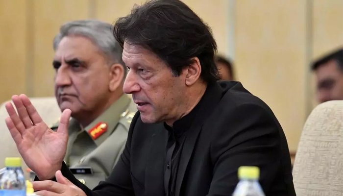 آرمی چیف پر تنقید سے فوج میں غم و غصہ پایا جاتا ہے،  عمران خان