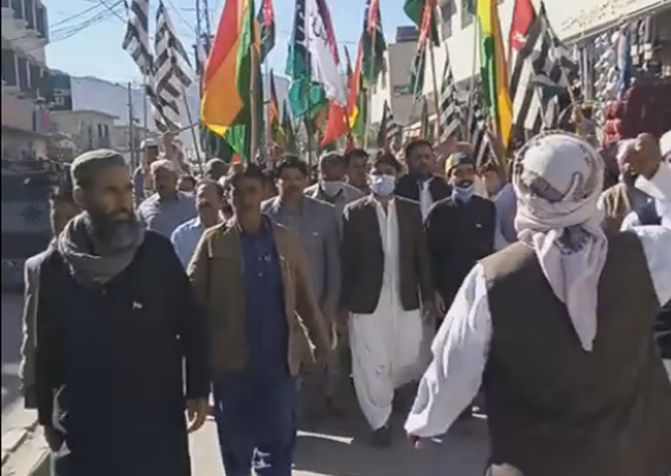 غیرجمہوری قوتیں بوکھلاہٹ کا شکار‘ ہمارے پیارے جلد بازیا ب ہونگے ‘ مولانا قمرالدین و دیگر