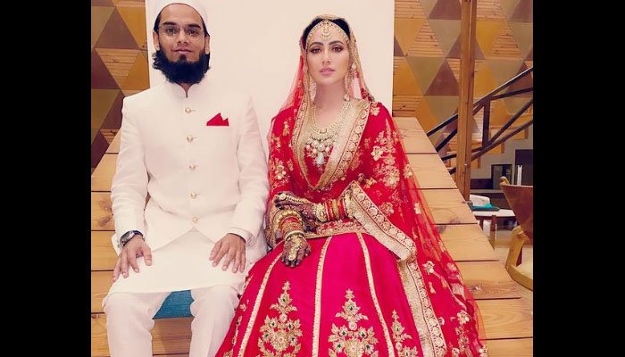 ثناء خان کے شوہر نے اُن کے نکاح کی ویڈیو شیئر کردی