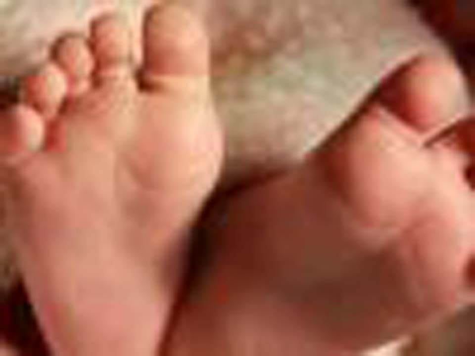 راولپنڈی ،  گھر سے ماں اور ڈیڑھ سالہ بیٹی کی لاشیں برآمد