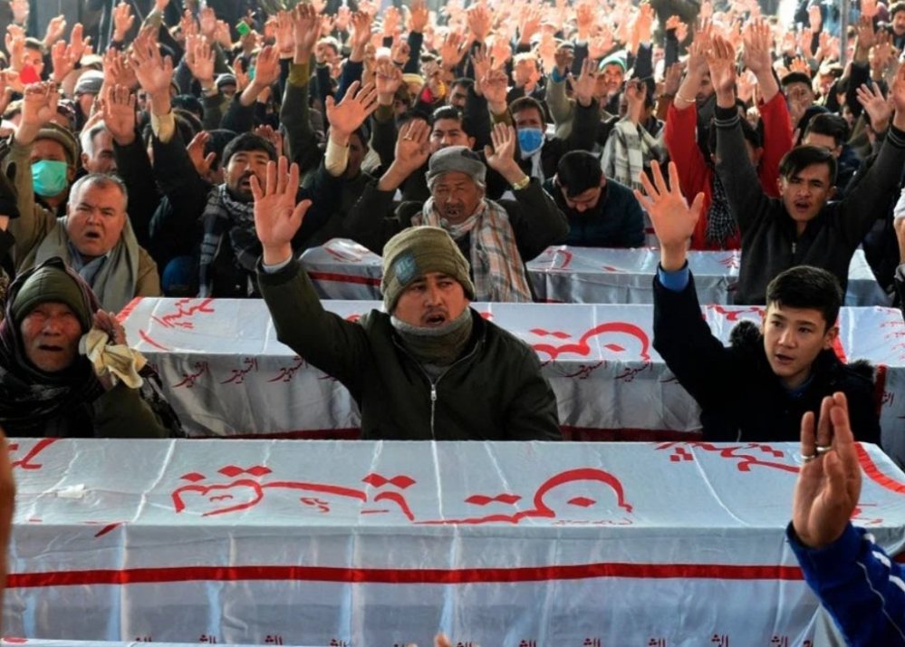 سانحہ مچھ کیخلاف کوئٹہ میں میتوں کےہمراہ مظاہرہ،شڑ ڈاؤن ہڑتال ، دیگرشہروں میں بھی احتجاج