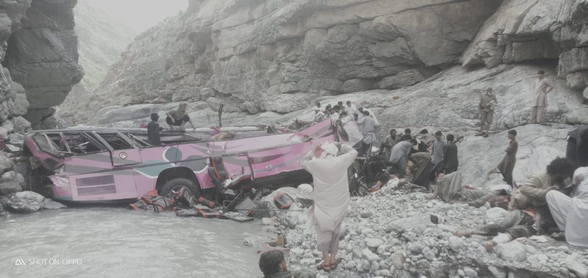 دانہ سر ‌‌۔مسافر بس حادثے میں جاں بحق افراد کی تعداد 24  ہوگئی