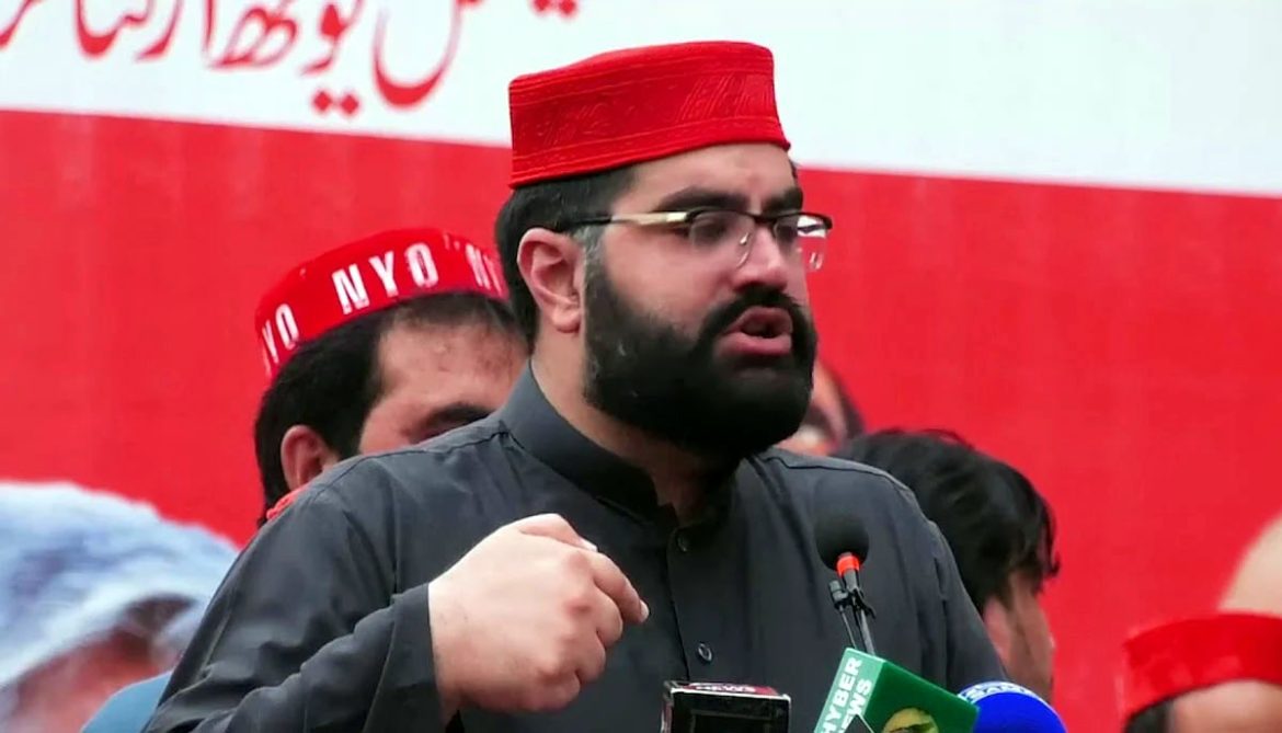ملک شخصیات سے نہیں آئین سے چلتے ہیں، دہشتگردی کےخلاف ریاست اور معاشرے کو متحد ہو کر کھڑا ہونا ہوگا ،سینیٹر ایمل ولی خان