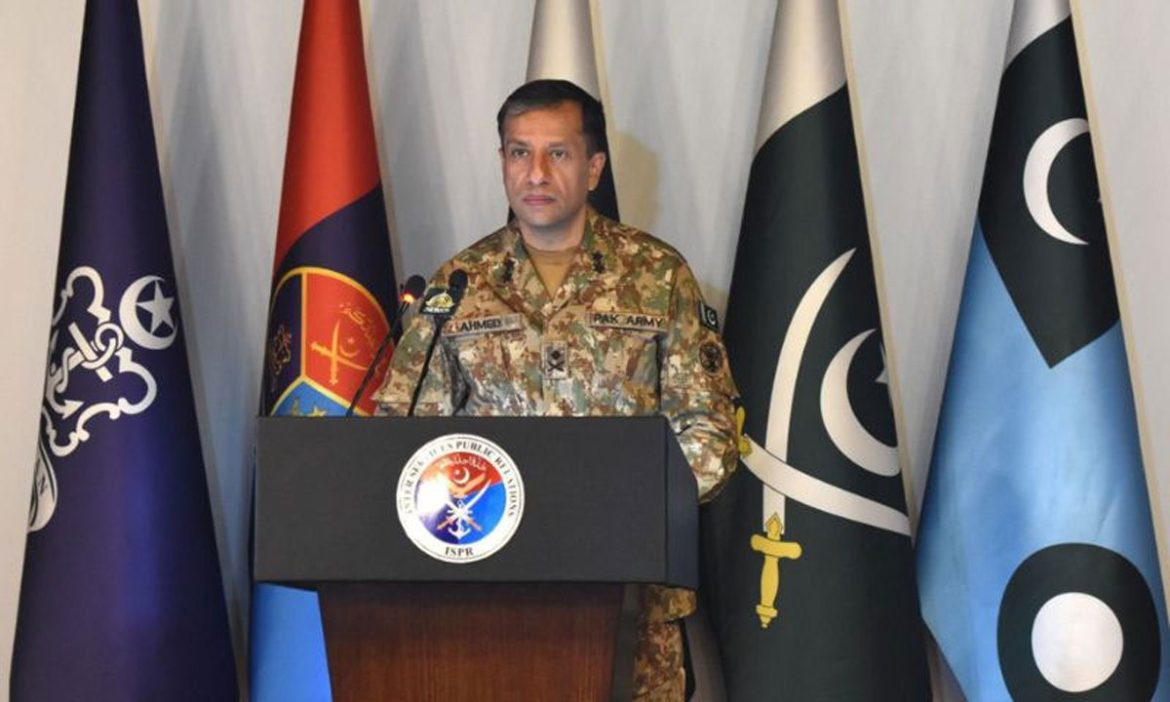 بلوچستان کے بہادر عوام اور فورسز نے دہشتگردوں کا ڈٹ کر مقابلہ کیا، خائف دشمن فرار ہونے پر مجبور ہوا، ڈی جی آئی ایس پی آر