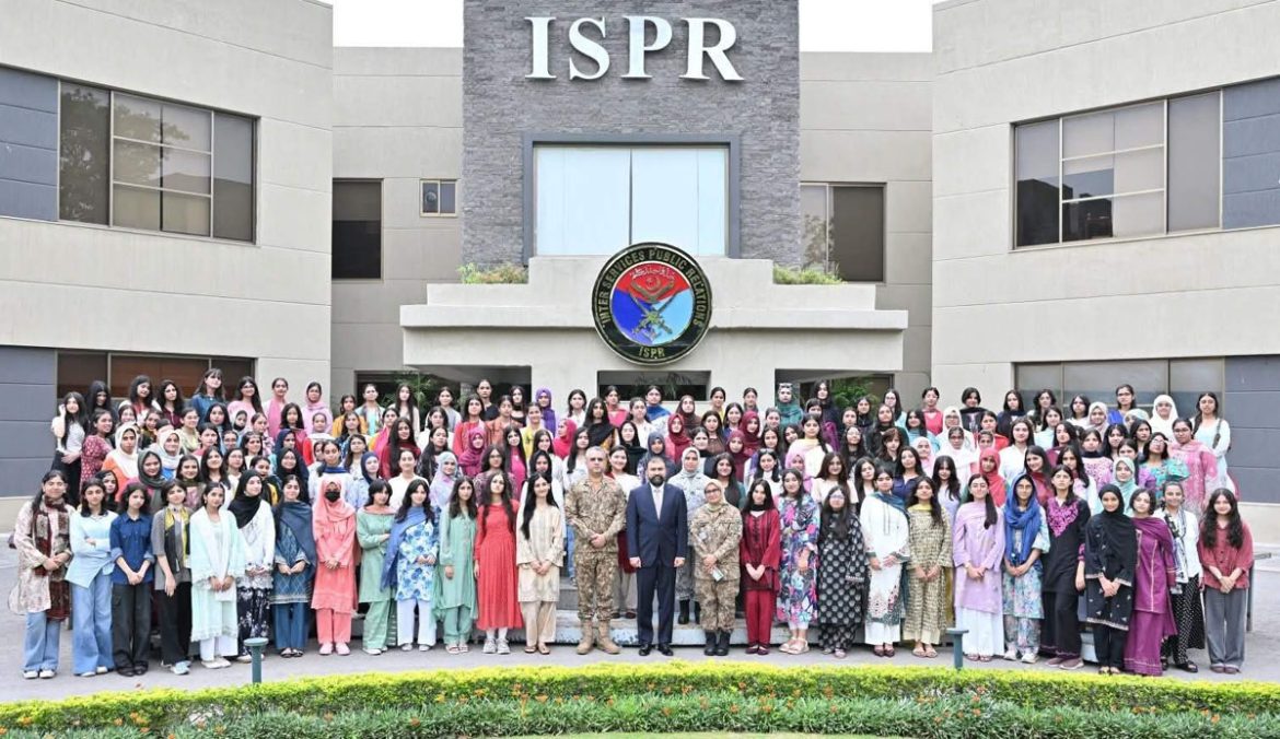 پاکستان اور بلوچستان ایک دوسرے کیلئے ناگزیر ،نوجوان سوشل میڈیا کا استعمال ذمہ داری ، تحقیق اور شعور کے ساتھ کریں ، میر سرفراز بگٹی کا سمر کیمپ میں طلباءسے خطاب
