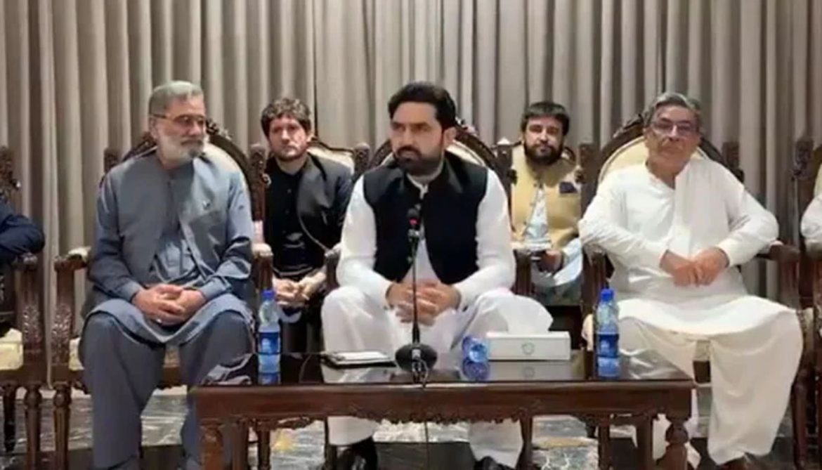 پارلیمانی پارٹی اجلاس بےنظمی کا شکار، سخت جملوں پر وزیر اعلیٰ سہیل آفریدی ناراض