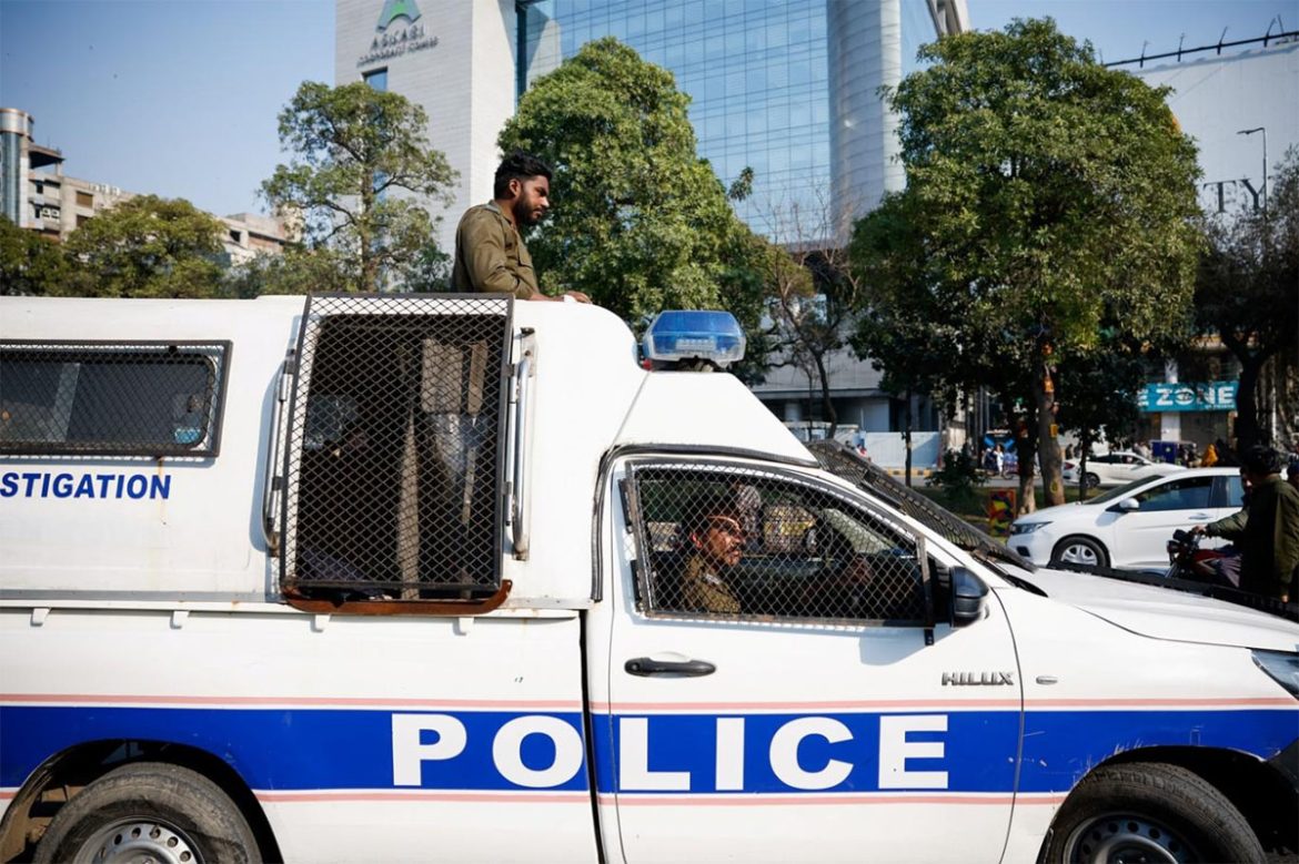 غیرملکی وفود کی آمد کے موقع پر ڈیوٹی سے غائب 12 پولیس  اہلکار نوکری سے برخاست