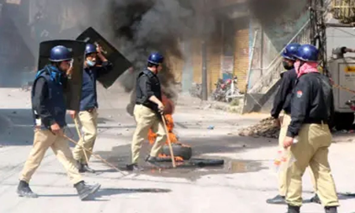 ایکشن کمیٹی دہشتگردی پر اتر آئی، آزاد کشمیر میں قیام امن کے لیے حکومت کی ہرممکن مدد کریں گے، وفاقی حکومت