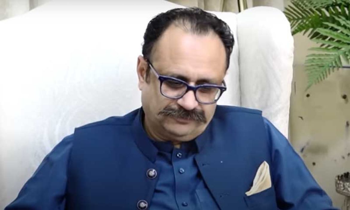 سابق وزیراعظم آزاد کشمیر تنویر الیاس کے قافلے پر حملہ، ذاتی محافظ جاں بحق، متعدد افراد زخمی