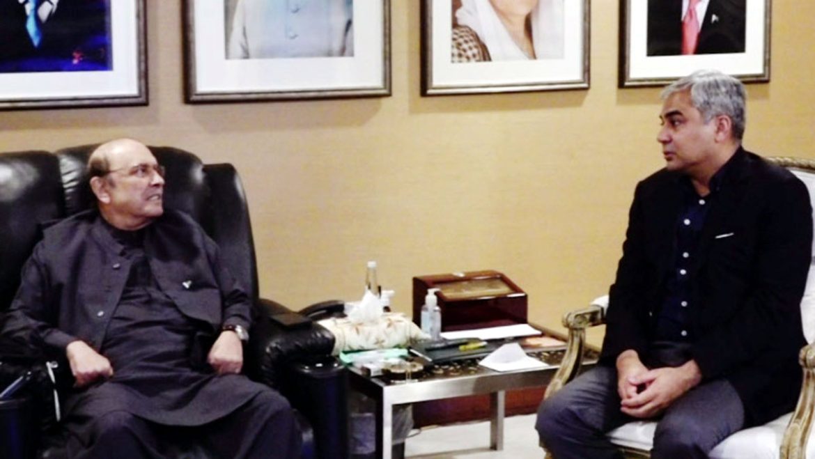 صدر آصف زرداری سے محسن نقوی کی ملاقات، امن و امان کی صورتحال پر تبادلہ خیال