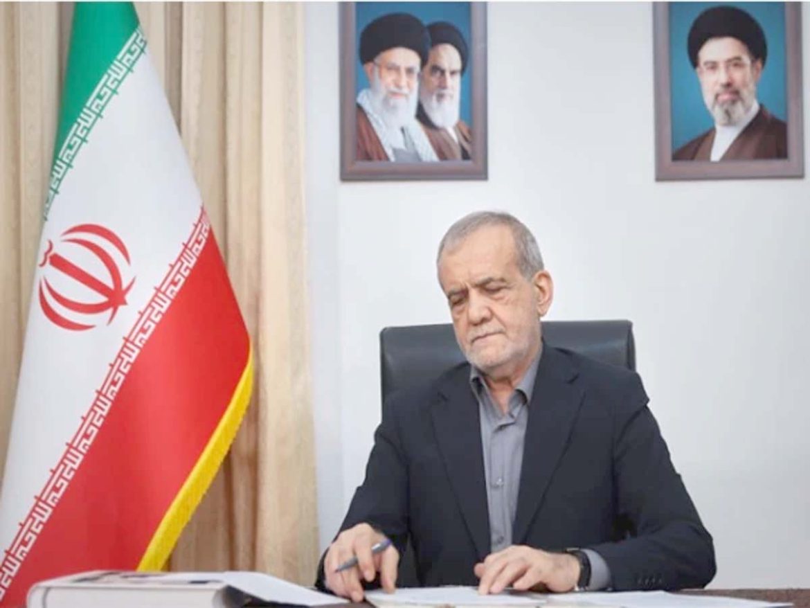 سپریم لیڈر مجتبیٰ خامنہ ای صحت مند اور خیریت سے ہیں ،  ایرانی صدر