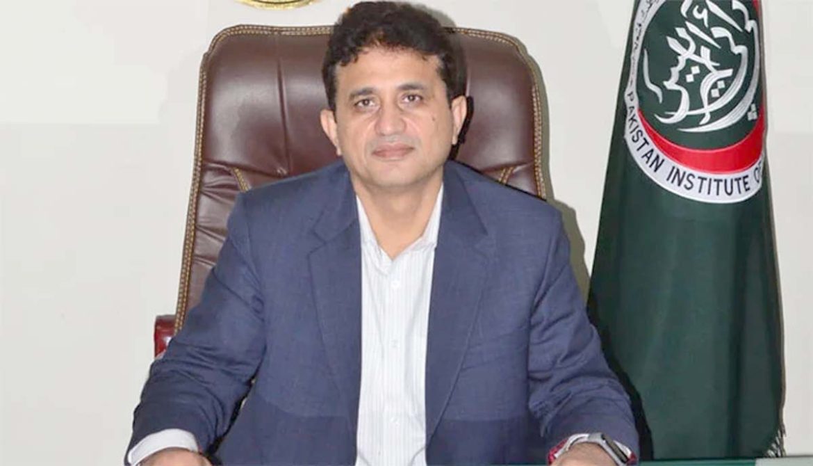 عہدہ چھوڑنے کی ہدایت ، ایگزیکٹو ڈائریکٹر پمز ڈاکٹر عمران سکندر سامان لیکر آفس سے چلے گئے