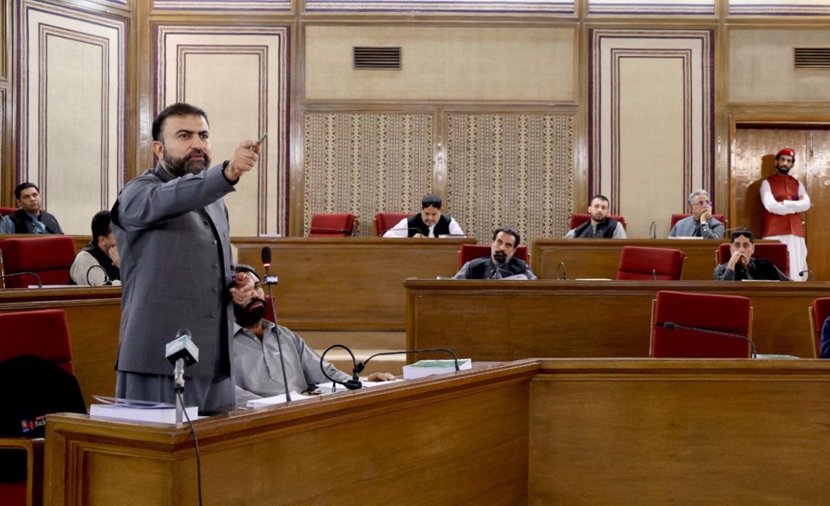 ریاست کسی صورت شہریوں، سیکورٹی اہلکاروں واداروں کو دہشتگردوں کے رحم و کرم پر نہیں چھوڑ سکتی،میر سرفراز بگٹی